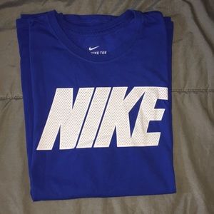 “The Nike Tee” Nike T-shirt (Athletic Cut Cotton)